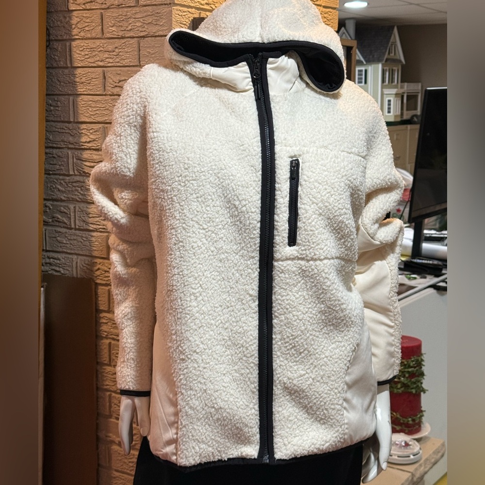 Fila Sherpa hooded jacket sz XL